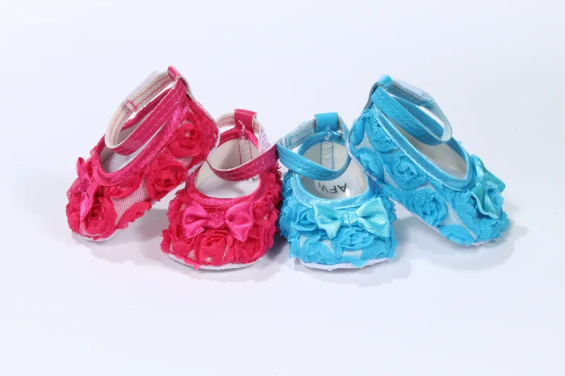 Role-playing dollhouse with garden and outdoor space-Floral Rosebud Shoes with Bow