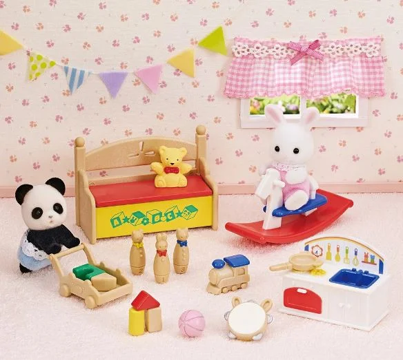 Role-playing dollhouse with a pool or outdoor patio-SYLVANIAN FAMILIES - BABY'S TOY BOX - SNOW RABBIT AND PANDA BABIES